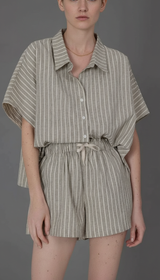 Women's Striped 2-Piece Shorts Set - V-Neck Shirt - Detail Close-Up